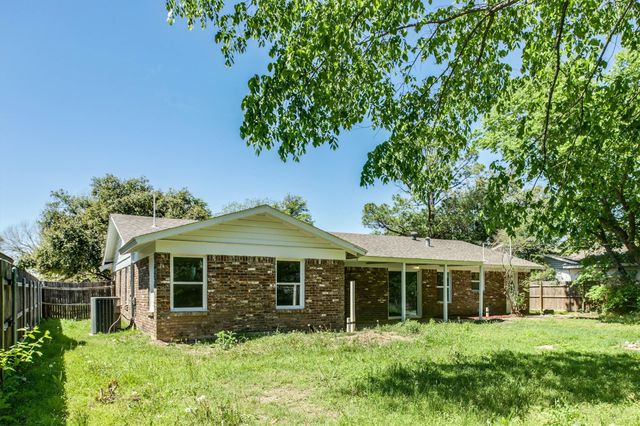 4208 Ashmore Drive, North Richland Hills, TX 76180
