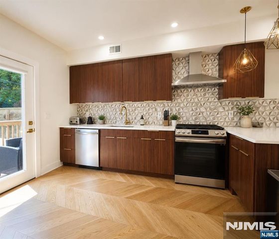 522 Martin Luther King Drive, Jersey City, NJ 07304