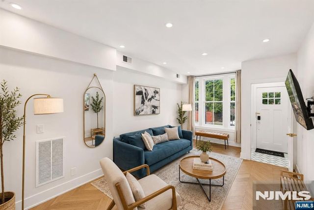 522 Martin Luther King Drive, Jersey City, NJ 07304