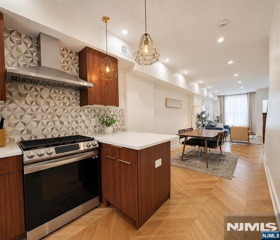 522 Martin Luther King Drive, Jersey City, NJ 07304