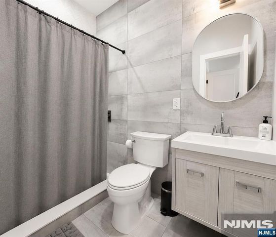522 Martin Luther King Drive, Jersey City, NJ 07304
