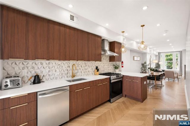 522 Martin Luther King Drive, Jersey City, NJ 07304