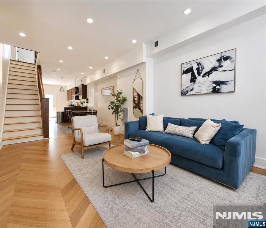522 Martin Luther King Drive, Jersey City, NJ 07304