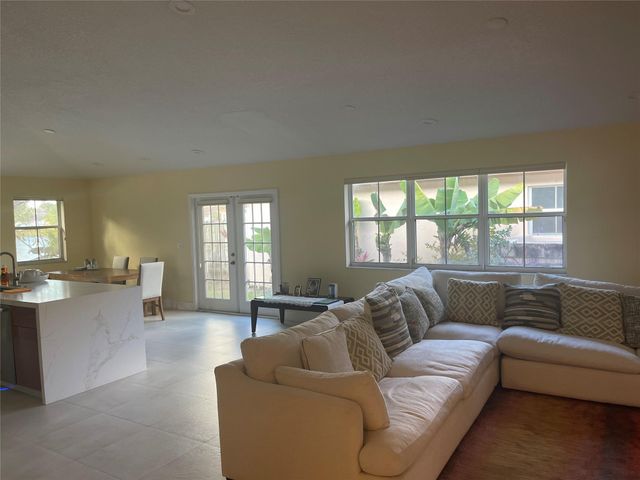 139 NW 72nd Ave, Plantation, FL 33317