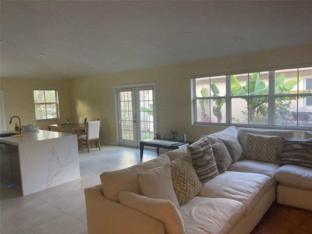 139 NW 72nd Ave, Plantation, FL 33317