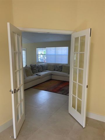 139 NW 72nd Ave, Plantation, FL 33317