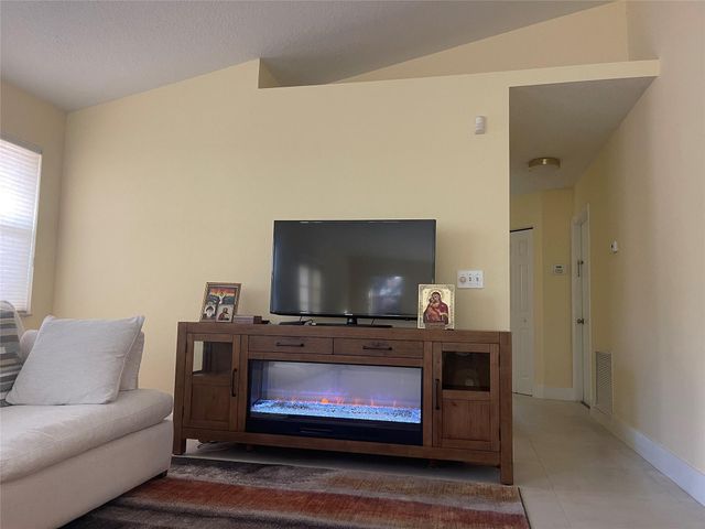 139 NW 72nd Ave, Plantation, FL 33317