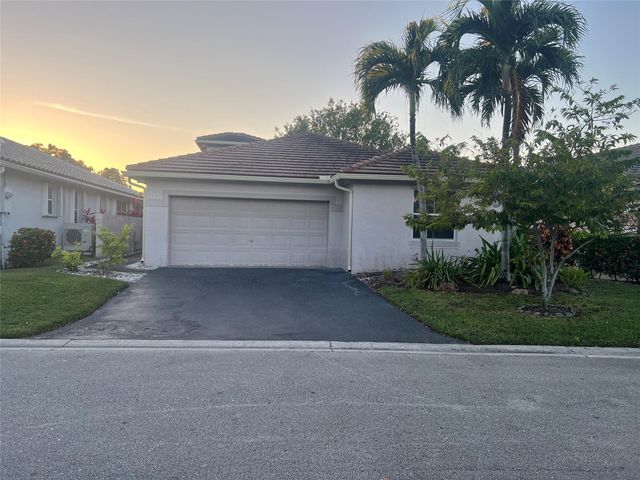 139 NW 72nd Ave, Plantation, FL 33317