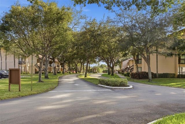 2379 SW 15th St 107, Deerfield Beach, FL 33442