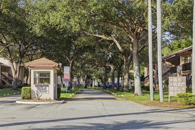 2379 SW 15th St 107, Deerfield Beach, FL 33442