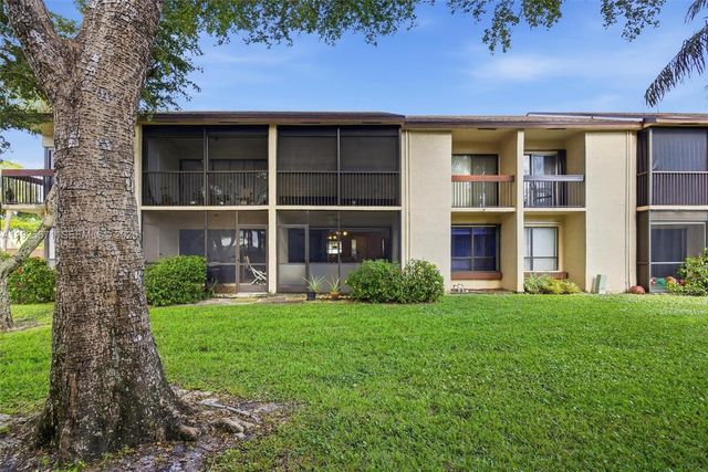 2379 SW 15th St 107, Deerfield Beach, FL 33442