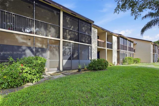 2379 SW 15th St 107, Deerfield Beach, FL 33442