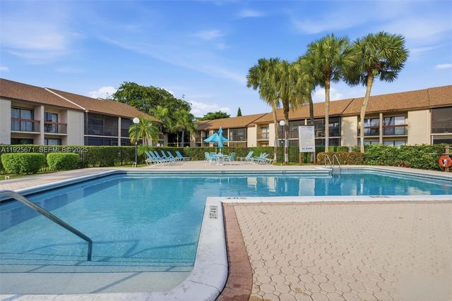 2379 SW 15th St 107, Deerfield Beach, FL 33442