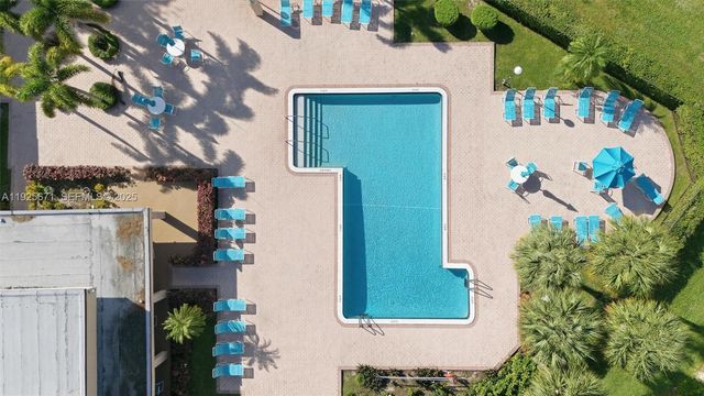 2379 SW 15th St 107, Deerfield Beach, FL 33442