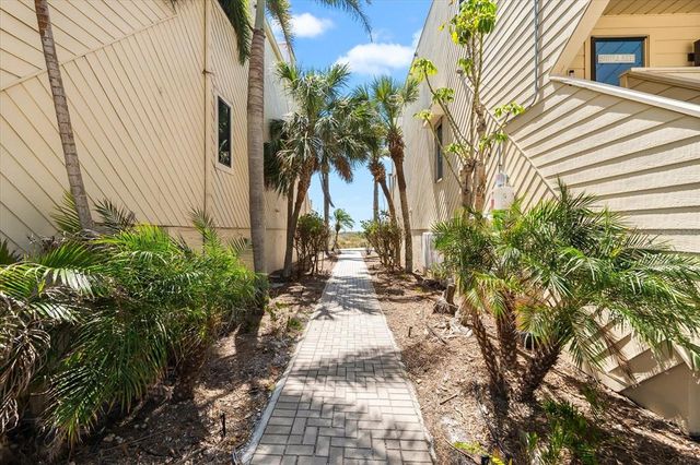 548 BEACH ROAD 540A, Sarasota, FL 34242