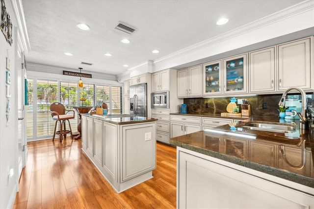 548 BEACH ROAD 540A, Sarasota, FL 34242