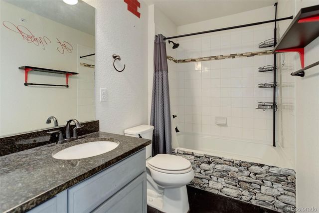 15165 E 16th Place 201, Aurora, CO 80011