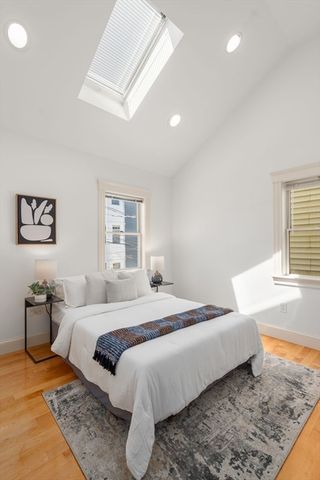 11 Vandine St 1, Cambridge, MA 02141