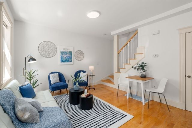 11 Vandine St 1, Cambridge, MA 02141