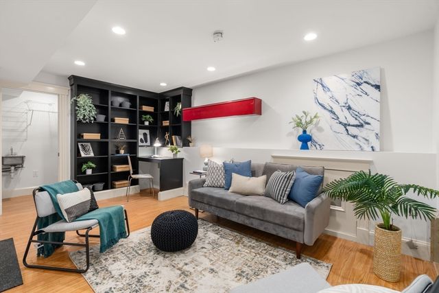 11 Vandine St 1, Cambridge, MA 02141