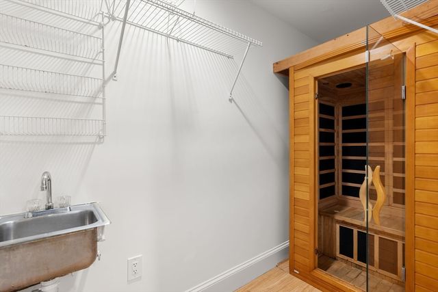 11 Vandine St 1, Cambridge, MA 02141