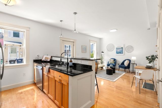 11 Vandine St 1, Cambridge, MA 02141