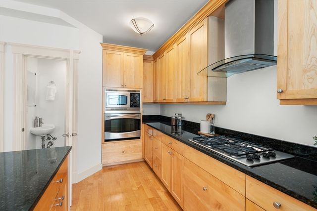 11 Vandine St 1, Cambridge, MA 02141