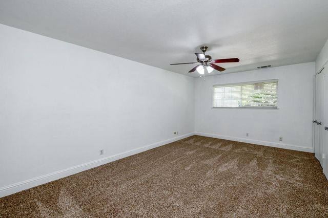 833 S Stanford Avenue, Fresno, CA 93727