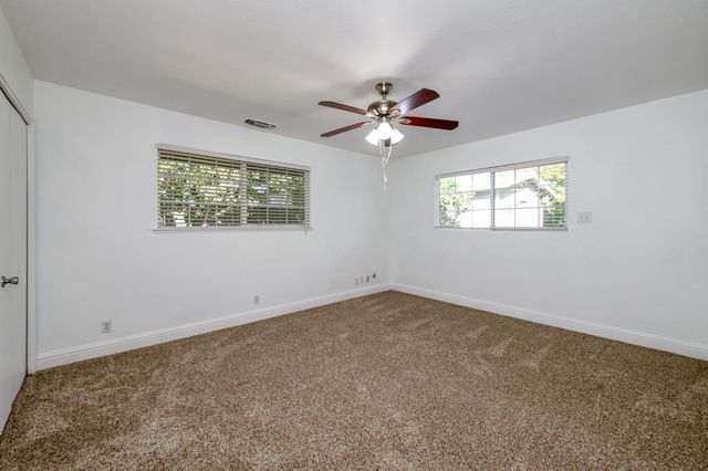 833 S Stanford Avenue, Fresno, CA 93727