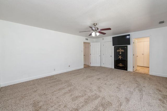 833 S Stanford Avenue, Fresno, CA 93727