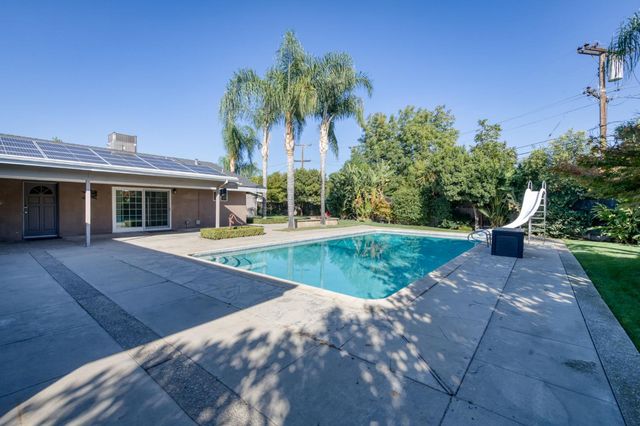 833 S Stanford Avenue, Fresno, CA 93727