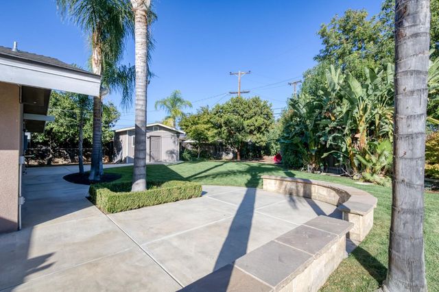 833 S Stanford Avenue, Fresno, CA 93727