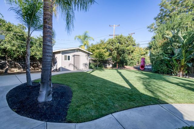 833 S Stanford Avenue, Fresno, CA 93727