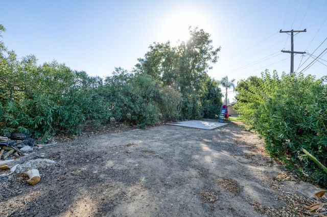 833 S Stanford Avenue, Fresno, CA 93727