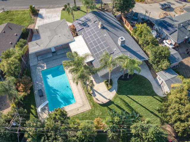 833 S Stanford Avenue, Fresno, CA 93727
