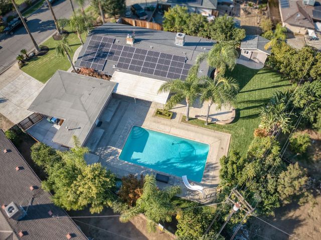 833 S Stanford Avenue, Fresno, CA 93727