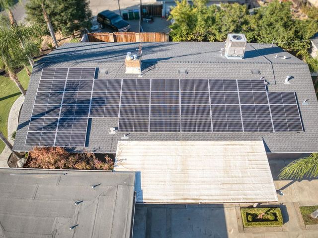 833 S Stanford Avenue, Fresno, CA 93727