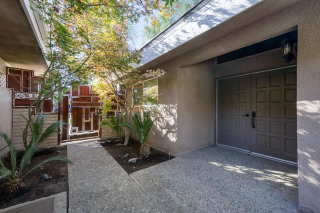 833 S Stanford Avenue, Fresno, CA 93727