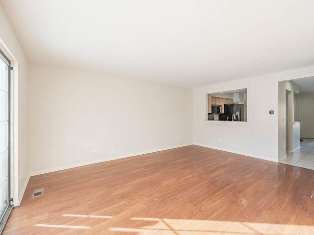 369 Lakeview Circle, Bolingbrook, IL 60440