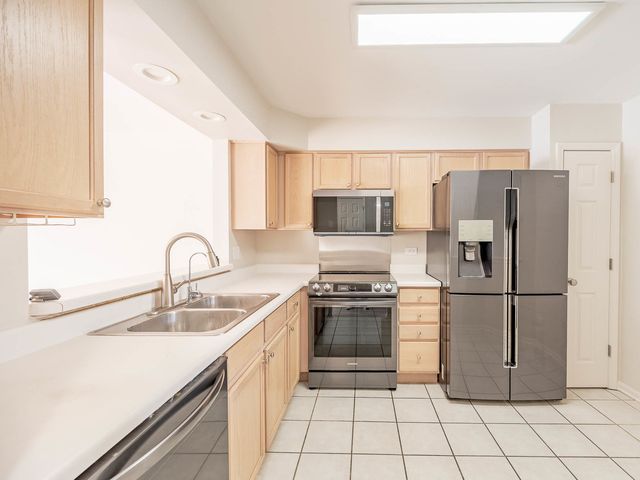 369 Lakeview Circle, Bolingbrook, IL 60440