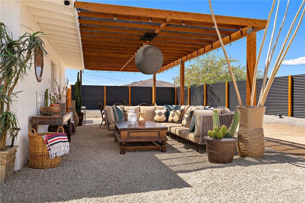Image 9 of property listing at 62420 Canterbury Street, Joshua Tree, CA 92252