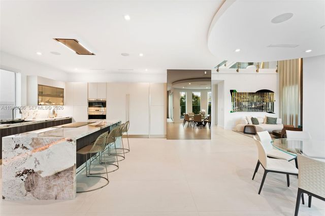 10561 NW 67th Ter, Doral, FL 33178