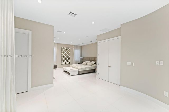 10561 NW 67th Ter, Doral, FL 33178