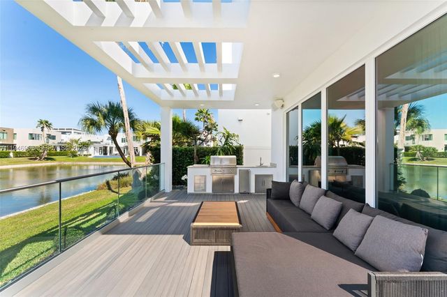 10561 NW 67th Ter, Doral, FL 33178