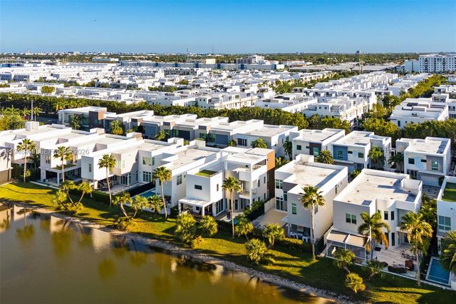 10561 NW 67th Ter, Doral, FL 33178