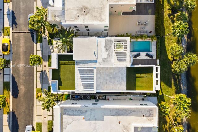 10561 NW 67th Ter, Doral, FL 33178