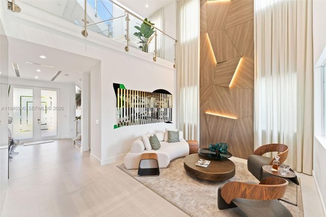 10561 NW 67th Ter, Doral, FL 33178