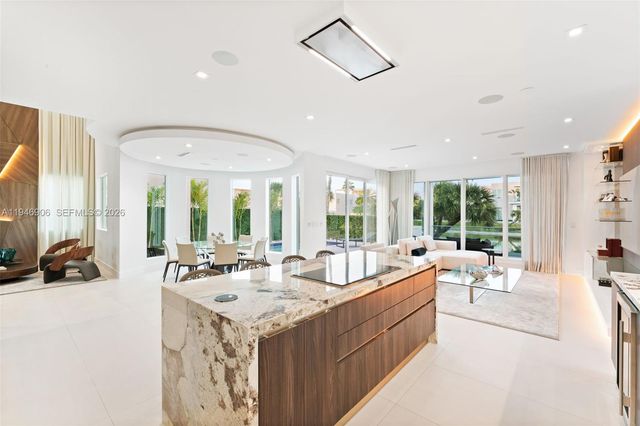 10561 NW 67th Ter, Doral, FL 33178