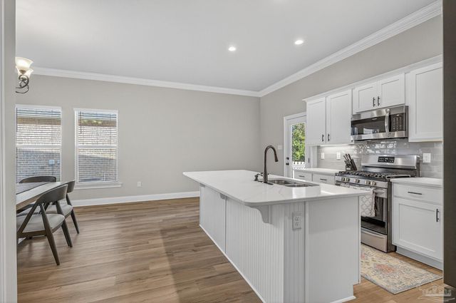 3223 Mountain Laurel Tr, Cantonment, FL 32533