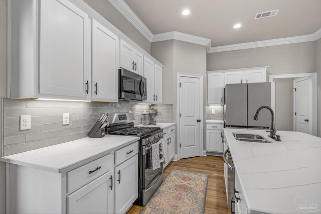 3223 Mountain Laurel Tr, Cantonment, FL 32533